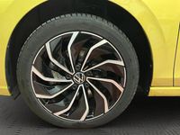 Gebraucht VW Golf VIII Style 190 PS (139 kW) 2024 Gelb Limousine