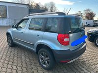 Gebraucht Skoda Yeti 105 PS (77 kW) 2013 Blau SUV