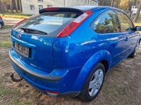 Gebraucht Ford Focus Titanium 101 PS (74 kW) 2007 Blau Limousine