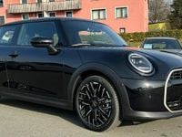 Gebraucht Mini Cooper 114 kW (156 PS) 2025 Midnight black metallic Kleinwagen
