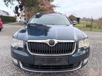 Gebraucht Skoda Superb Elegance 170 PS (125 kW) 2012 Blau Kombi