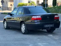 Usado Opel Omega 144 HP (105 kW) 2000 Preto Sedan