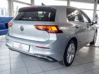 Neu VW Golf VIII Style 150 PS (110 kW) 2026 Oyster silver Limousine