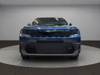 Neu Jeep Compass 144 PS (105 kW) 2025 Gruen SUV