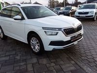 Gebraucht Skoda Kamiq Ambition 110 PS (80 kW) 2023 Moonweiss metallic met. moonweiss metallic met. SUV