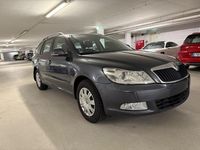 Gebraucht Skoda Octavia Ambition 105 PS (77 kW) 2012 Grau Kombi