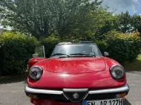 Gebraucht Alfa Romeo Spider 126 PS (92 kW) 1984 Rot Cabrio