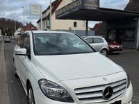 Gebraucht Mercedes B180 109 PS (80 kW) 2012 Weiß Van / Kleinbus