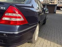 Gebraucht Mercedes 220 150 PS (110 kW) 2005 Blau Limousine