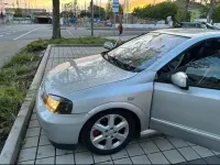 Usado Opel Astra 190 HP (139 kW) 2001 Prateado Coupé