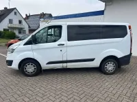 Gebraucht Ford Tourneo Trend 105 PS (77 kW) 2018 Frostweiß Kombi