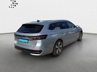 Gebraucht VW Passat Elegance 150 PS (110 kW) 2024 Oyster silver metallic Kombi