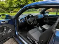 Gebraucht VW Beetle Design 150 PS (110 kW) 2015 Blau Kleinwagen
