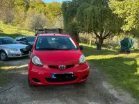 Gebraucht Toyota Aygo 69 PS (50 kW) 2011 Rot Kleinwagen