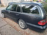 Gebraucht Mercedes E240 Avantgarde 170 PS (125 kW) 2002 Schwarz Limousine