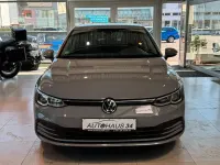 Gebraucht VW Golf VIII Life 150 PS (110 kW) 2020 Mondsteingrau Limousine
