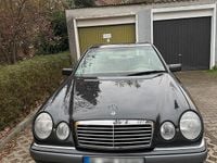 Gebraucht Mercedes E280 204 PS (150 kW) 1997 Schwarz Limousine