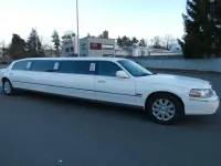 Gebraucht Lincoln Town Car 242 PS (177 kW) 2023 Weiß Limousine