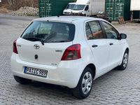 Gebraucht Toyota Yaris 70 PS (51 kW) 2008 Weiß Kleinwagen