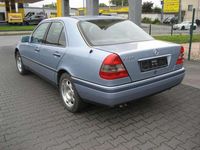 Gebraucht Mercedes C220 Elegance 150 PS (110 kW) 1994 Blau Limousine