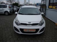 Second-hand Kia Rio DREAM-TEAM Edition 86 CP (63 kW) 2013 Unbekannt Berlinǎ
