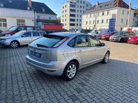 Gebraucht Ford Focus Style 109 PS (80 kW) 2009 Silber Limousine