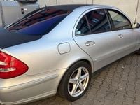 Gebraucht Mercedes E500 306 PS (225 kW) 2002 Silber Limousine