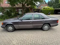 Gebraucht Mercedes E230 132 PS (97 kW) 1992 Braun Limousine