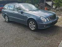 Gebraucht Mercedes E220 150 PS (110 kW) 2004 Blau Kombi