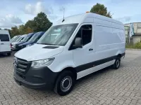 Używany Mercedes Sprinter 143 KM (105 kW) 2020 Biały Van