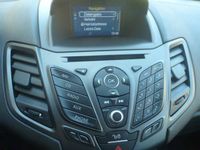 Gebraucht Ford Fiesta 75 PS (55 kW) 2013 Weiß Kleinwagen