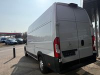 Gebraucht Peugeot Boxer 140 PS (102 kW) 2024 Lackierung weiss icy/deckende lackierung Van