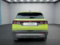 Neu Jeep Compass 145 PS (106 kW) 2026 Grün SUV