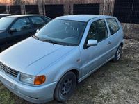 Gebraucht VW Polo 50 PS (36 kW) 1999 Silber Kleinwagen
