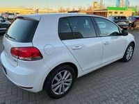 Gebraucht VW Golf VI Style 105 PS (77 kW) 2011 Weiß Kleinwagen
