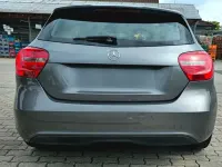 Gebraucht Mercedes A180 122 PS (89 kW) 2013 Grau Kleinwagen