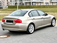 Gebraucht BMW 320 Sport Line 177 PS (130 kW) 2010 Gold Limousine