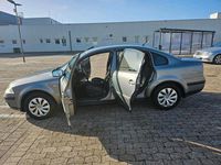Gebraucht VW Passat 102 PS (75 kW) 2002 Grau Limousine