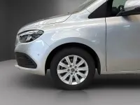 Gebraucht Mercedes T180 Progressive 131 PS (96 kW) 2025 Silber Van / Kleinbus