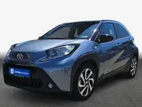 Gebraucht Toyota Aygo X Basis 72 PS (52 kW) 2025 Celestite grey metallic / night sky black SUV