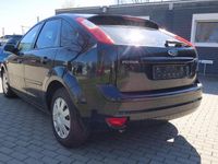 Gebraucht Ford Focus Fun X 101 PS (74 kW) 2006 Pantherschwarz metallic Limousine