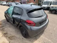 Gebraucht Peugeot 208 Active 99 PS (72 kW) 2016 Grau Kleinwagen
