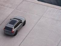 Neu Volvo XC60 Plus 250 PS (183 kW) 2026 Grau SUV