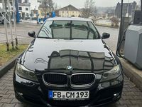 Gebraucht BMW 320 170 PS (125 kW) 2010 Schwarz Limousine