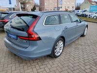 Gebraucht Volvo V90 Momentum 197 PS (144 kW) 2022 Grau Kombi