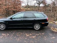 Gebraucht Volvo V40 115 PS (84 kW) 2001 Schwarz Kombi