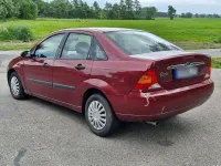 Gebraucht Ford Focus Ghia 116 PS (85 kW) 1999 Rot Limousine