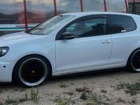 Gebraucht VW Golf VI 105 PS (77 kW) 2010 Weiß Kleinwagen