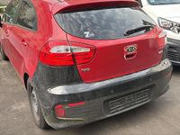 Gebraucht Kia Rio 90 PS (66 kW) 2015 Rot Kleinwagen