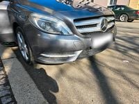 Gebraucht Mercedes B200 155 PS (114 kW) 2012 Grau Van / Kleinbus